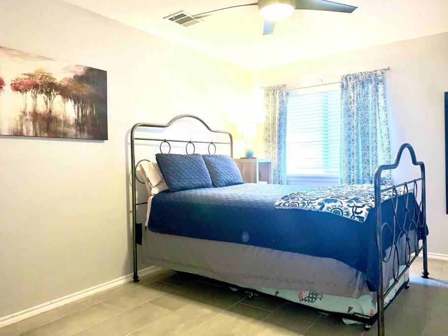 Modern Updates - Great Location - King Bed- Bmt San Antonio Buitenkant foto