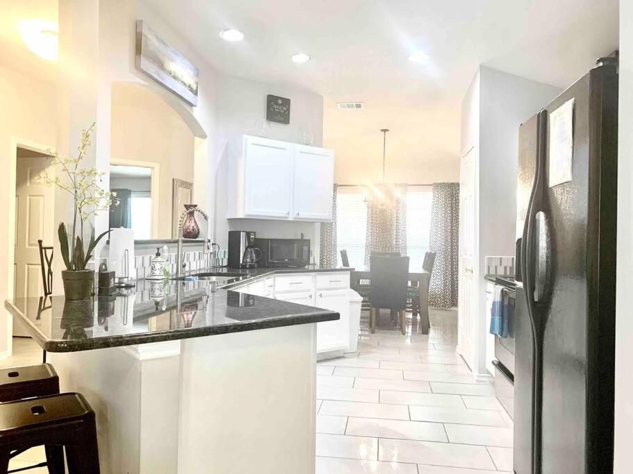 Modern Updates - Great Location - King Bed- Bmt San Antonio Buitenkant foto